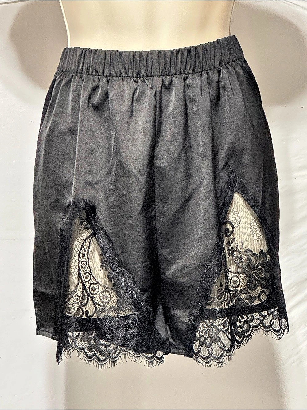Black Lace Trim Shorts Size Large Like New